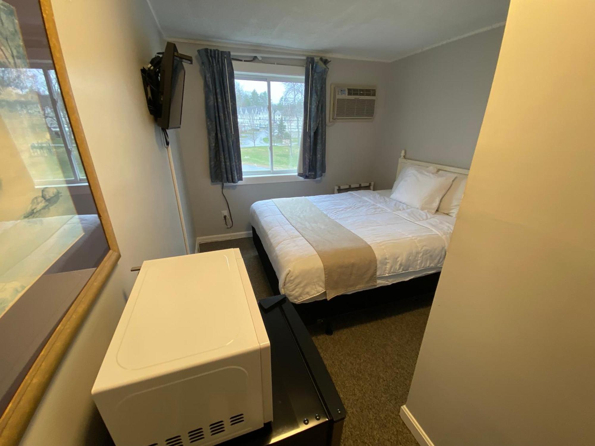 Winnisquam Lake Inn Tilton Esterno foto
