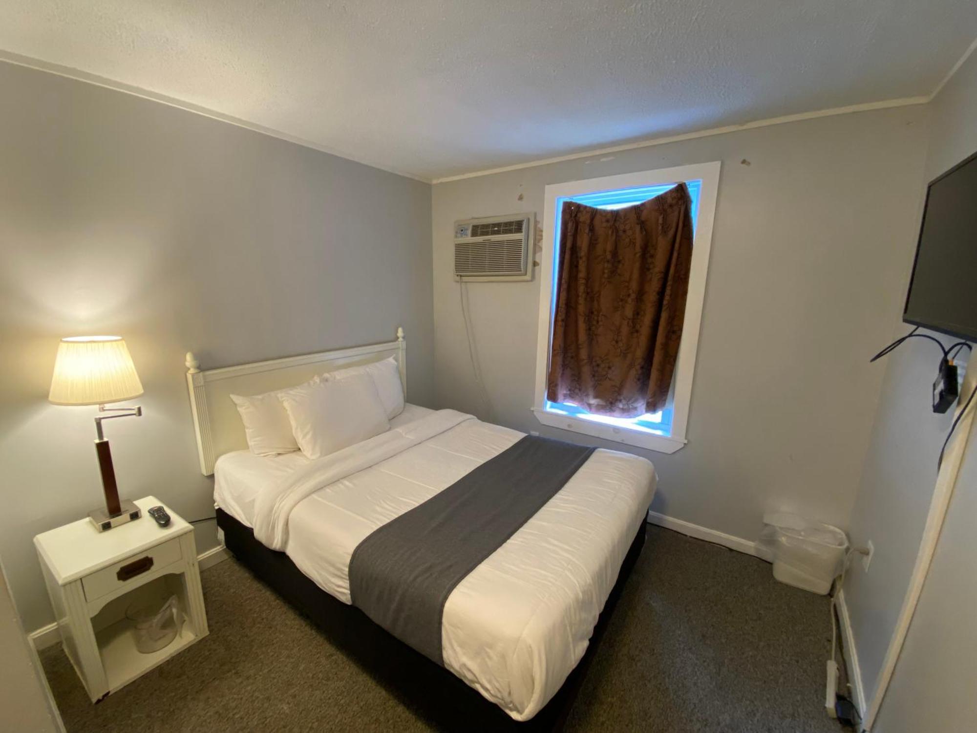 Winnisquam Lake Inn Tilton Esterno foto