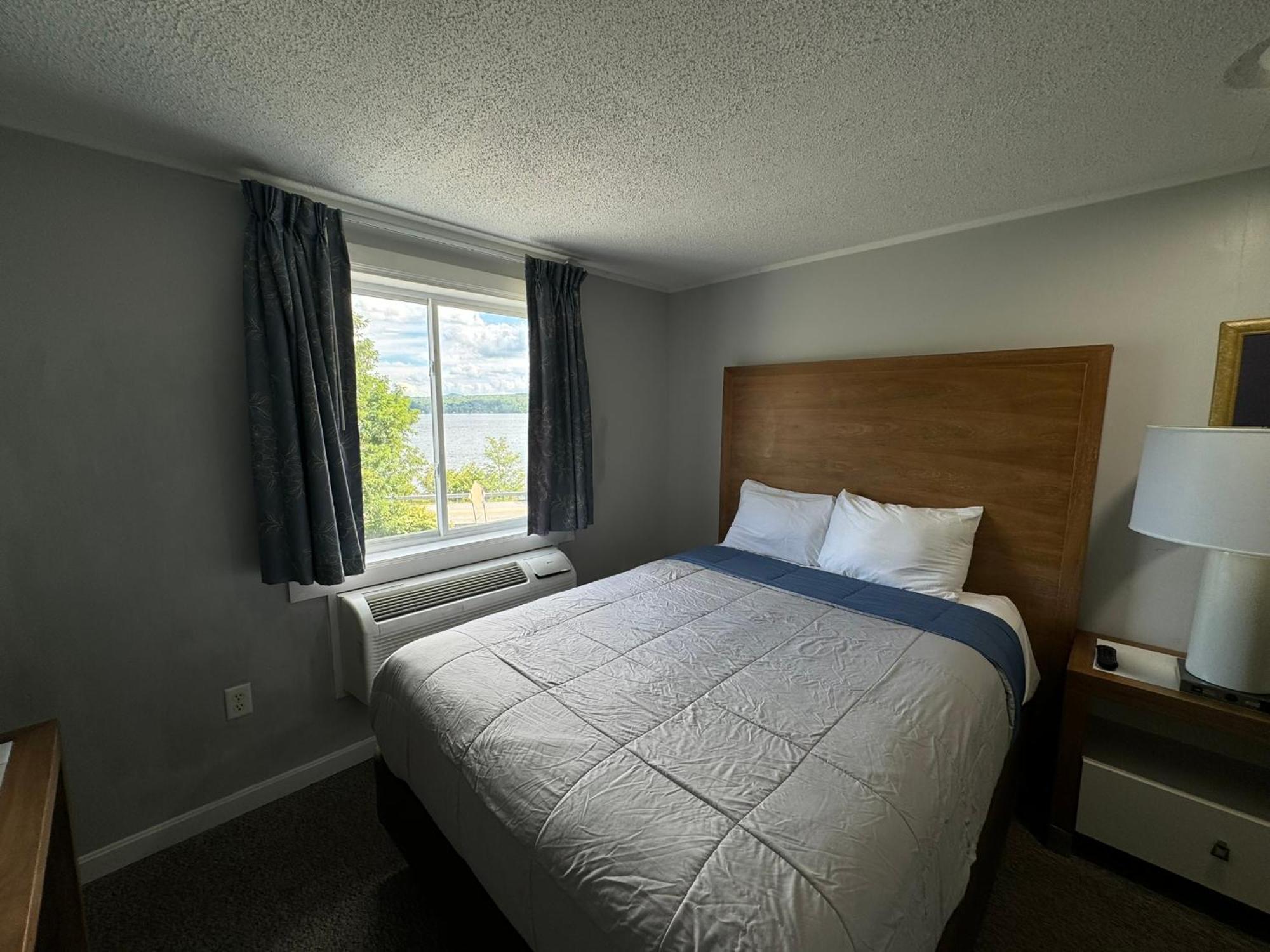 Winnisquam Lake Inn Tilton Esterno foto