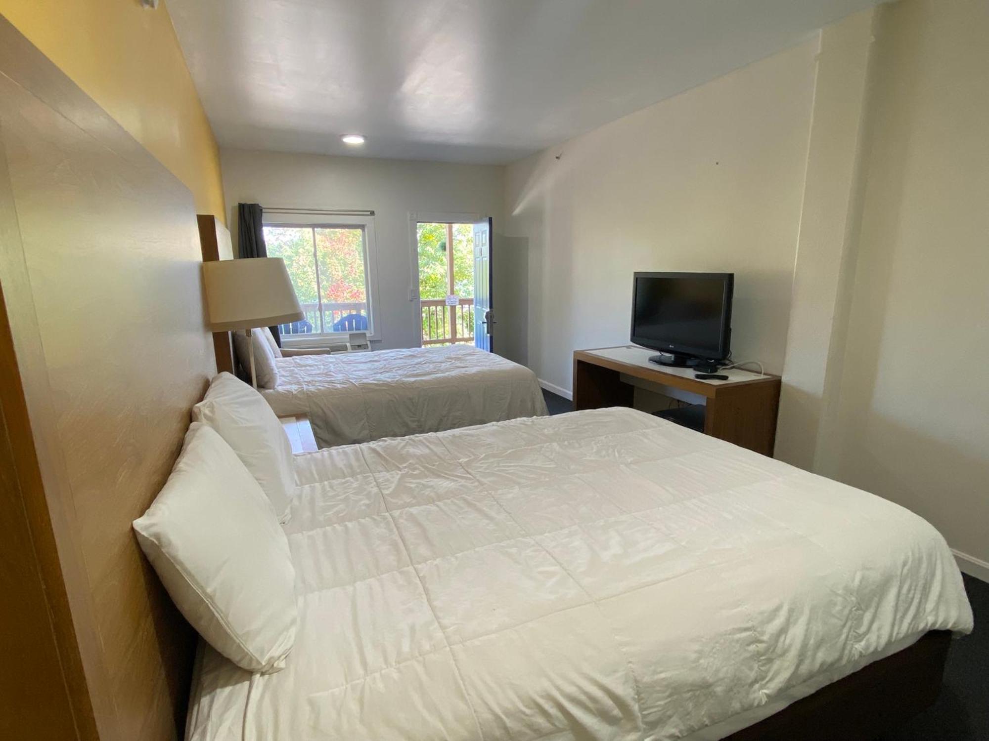 Winnisquam Lake Inn Tilton Esterno foto